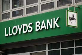 Lloyds Bank Cheque Deposit in the UK